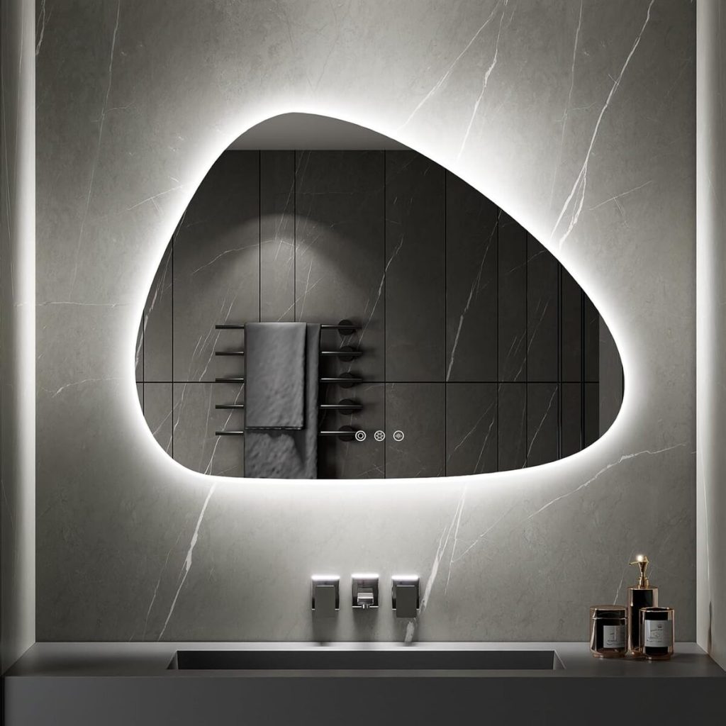 Test du miroir SANIVERRE GALEO : lED anti-buée et tactile