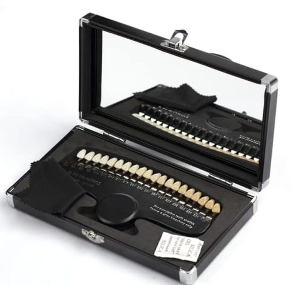 Test du nuancier professionnel 3D R-20 : 20 nuances pour des dents éclatantes