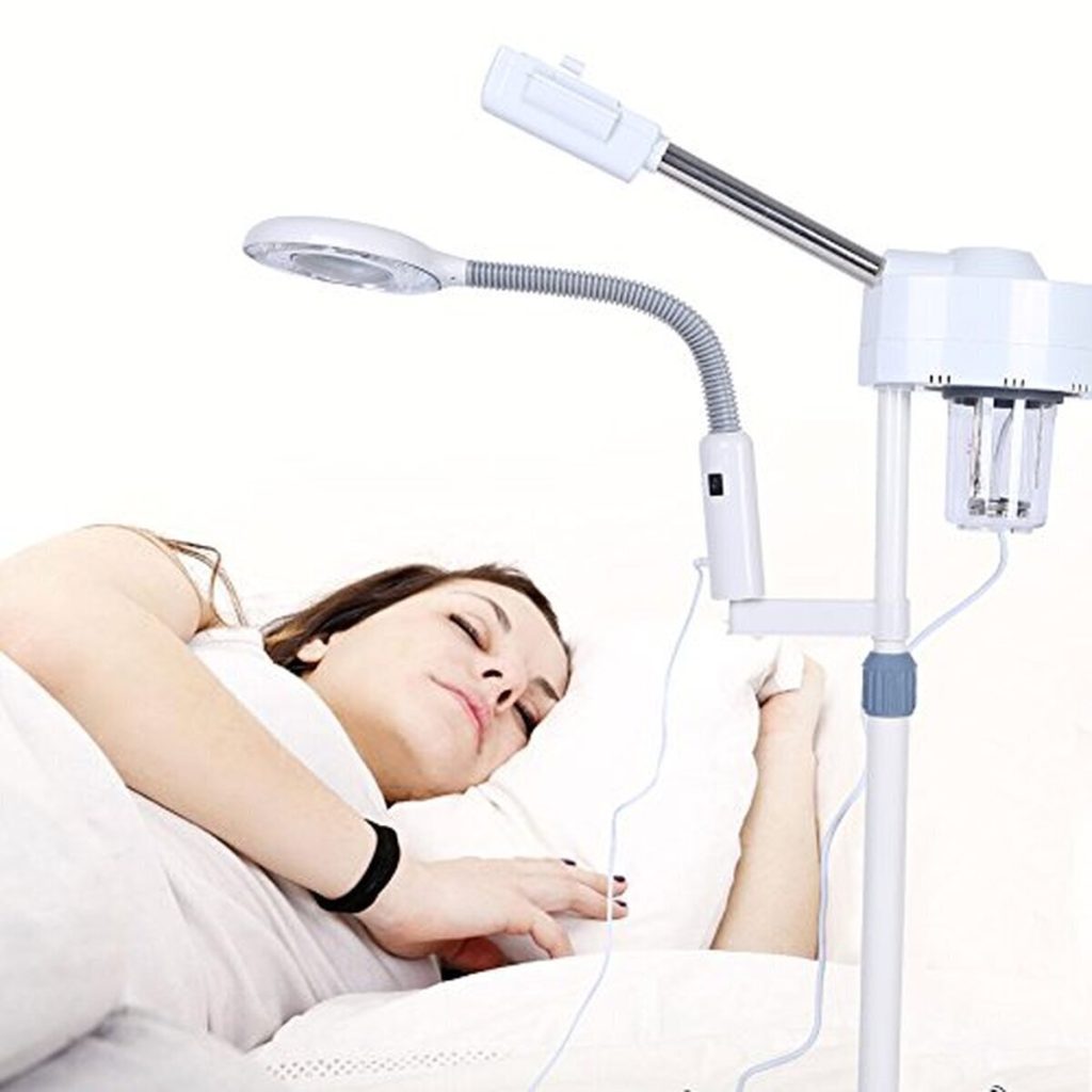 Test : appareil à vapeur visage avec lampes pour soins à domicile